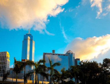 Ticari bina yakın çekim