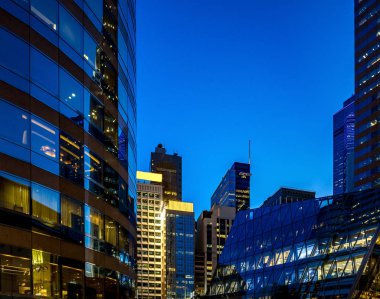 Ticari bina yakın çekim