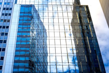 Ticari bina yakın çekim