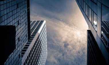 Ticari bina yakın çekim