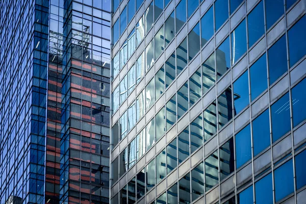 Edifício comercial close up — Fotografia de Stock