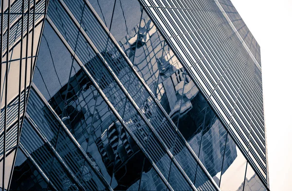 Ticari bina yakın çekim