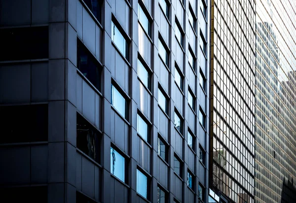 Edificio comercial de cerca — Foto de Stock