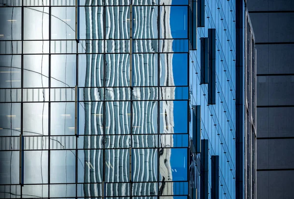 Edificio comercial de cerca — Foto de Stock