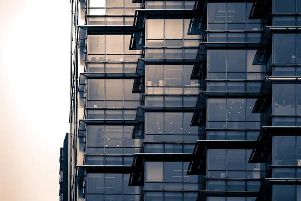 Edificio comercial de cerca —  Fotos de Stock