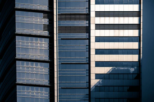 Edificio commerciale da vicino — Foto Stock