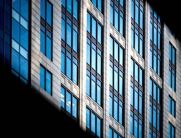 Edificio comercial de cerca — Foto de Stock