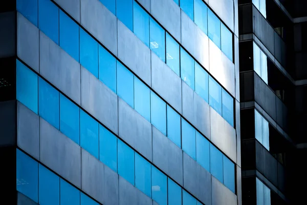 Edificio commerciale da vicino — Foto Stock