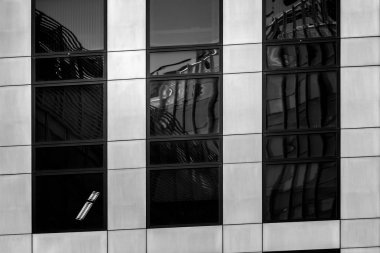 Ticari bina yakın Up siyah-beyaz