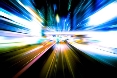 Şehirdeki gece trafiği ışıklarının soyut görüntüsü