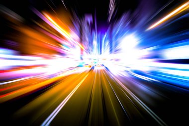 Şehirdeki gece trafiği ışıklarının soyut görüntüsü