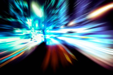 Şehirdeki gece trafiği ışıklarının soyut görüntüsü