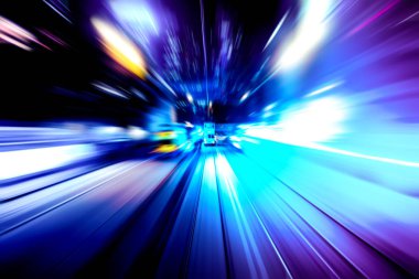 Şehirdeki gece trafiği ışıklarının soyut görüntüsü