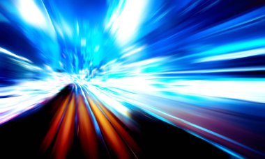 Şehirdeki gece trafiği ışıklarının soyut görüntüsü