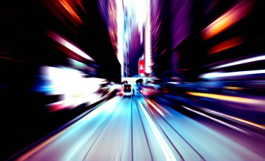 Şehirdeki gece trafiği ışıklarının soyut görüntüsü