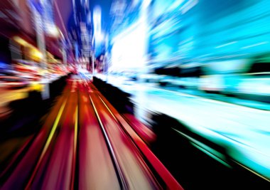 Şehirdeki gece trafiği ışıklarının soyut görüntüsü