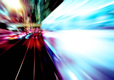Şehirdeki gece trafiği ışıklarının soyut görüntüsü