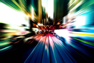 Şehirdeki gece trafiği ışıklarının soyut görüntüsü