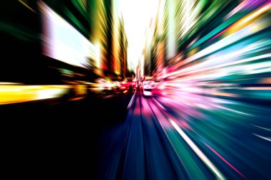 Şehirdeki gece trafiği ışıklarının soyut görüntüsü