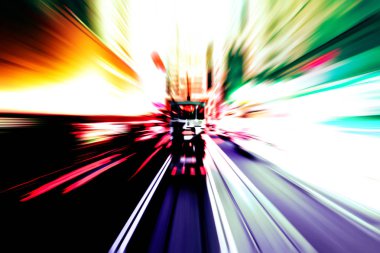 Şehirdeki gece trafiği ışıklarının soyut görüntüsü
