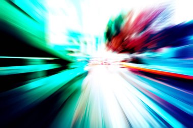 Şehirdeki gece trafiği ışıklarının soyut görüntüsü