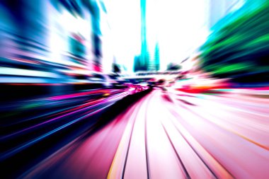 Şehirdeki gece trafiği ışıklarının soyut görüntüsü