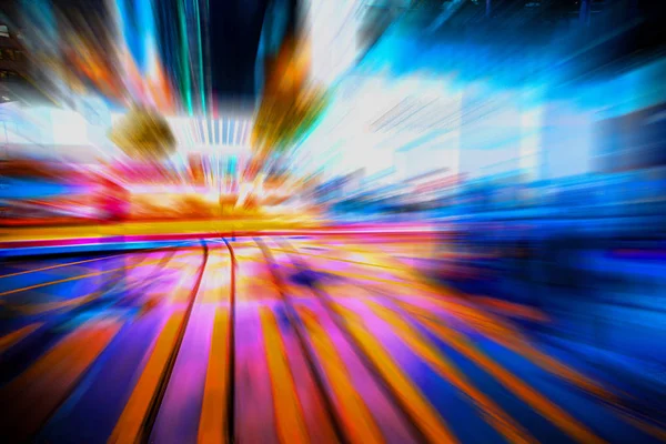 Imagen abstracta de los senderos de semáforos nocturnos en la ciudad — Foto de Stock