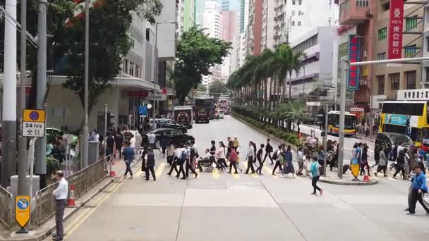 Movimento lento de ver a cena de rua de Hong Kong a partir do eléctrico de dois andares . — Vídeo de Stock