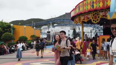 Ocean Park'ta oynayan turist