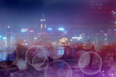 Şehir gece arka plan ile soyut renkli bokeh. Çifte fuarlar