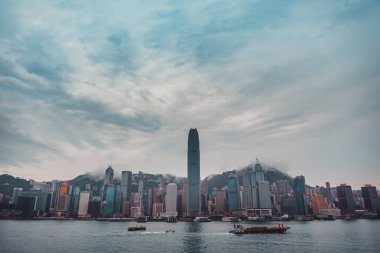 Hong Kong Manzara, Victoria Limanı'ndan Görünüm