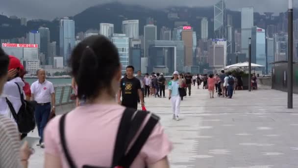Χονγκ Κονγκ Κίνα Ιουνίου 2019 Τουρίστες Που Επισκέπτονται Λεωφόρο Των — Αρχείο Βίντεο