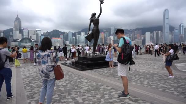 Hongkong Čína Červen 2019 Pomalý Pohyb Turistů Navštěvující Třídu Hvězd — Stock video