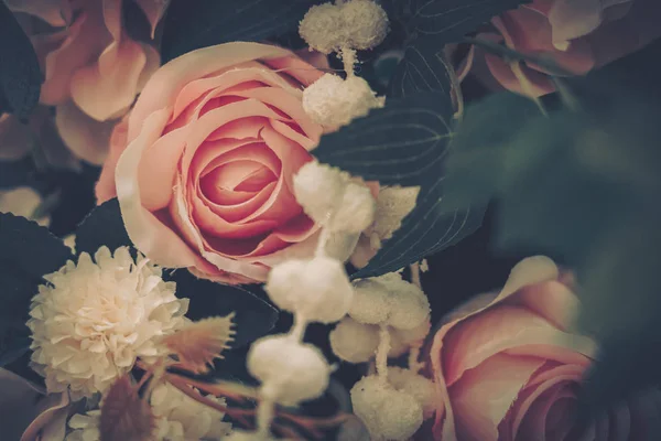 Güzel Yapay Çiçekler Arkaplanı, Vintage tarzı; — Stok fotoğraf