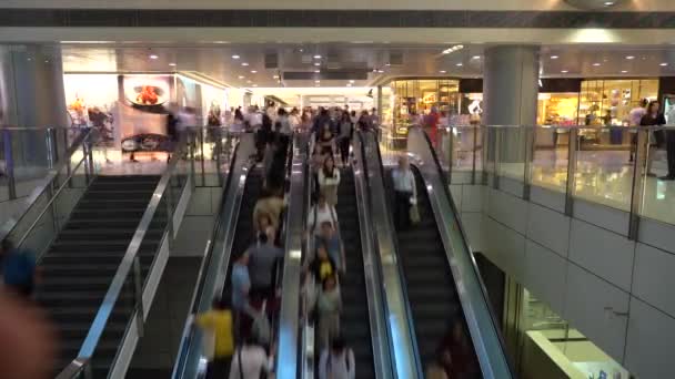 Hong Kong China June 2019 Timelapse Hyperlapse Crowd People Escalators — Stock Video