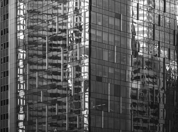 Hong Kong commerciële gebouw close up met B&W stijl — Stockfoto