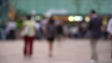 Iş insanların Soyut bokeh arka plan mutlu saat barda buluşuyor; Yavaş Çekim