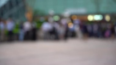 Iş insanların Soyut bokeh arka plan mutlu saat barda buluşuyor; Yavaş Çekim