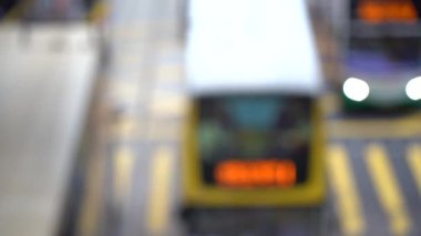 Bulanık Hong Kong şehir gecesi; Gece Hong Kong Trafik Bokeh görünümü; Yavaş Çekim