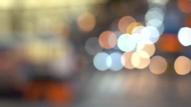 Bulanık Hong Kong şehir gecesi; Gece Hong Kong Trafik Bokeh görünümü; Yavaş Çekim