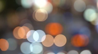 Bulanık Hong Kong şehir gecesi; Gece Hong Kong Trafik Bokeh görünümü; Yavaş Çekim