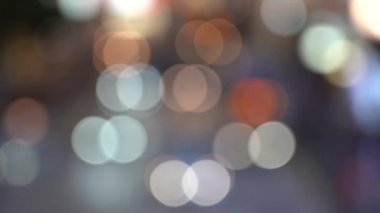 Bulanık Hong Kong şehir gecesi; Gece Hong Kong Trafik Bokeh görünümü; Yavaş Çekim