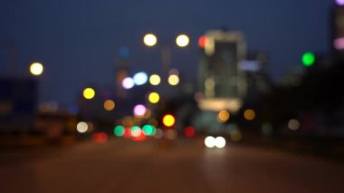 Bulanık Hong Kong şehir gecesi; Gece Hong Kong Trafik Bokeh görünümü; Yavaş Çekim