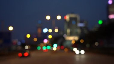Bulanık Hong Kong şehir gecesi; Gece Hong Kong Trafik Bokeh görünümü; Yavaş Çekim