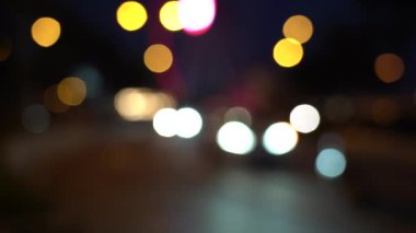 Bulanık Hong Kong şehir gecesi; Gece Hong Kong Trafik Bokeh görünümü; Yavaş Çekim