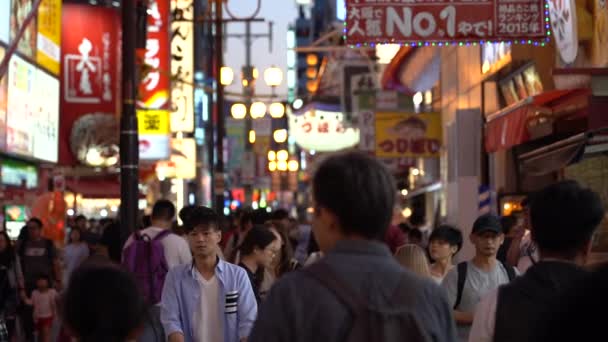Osaka Japan Juni 2019 Zeitlupe Von Touristen Die Dotonbori Nachts — Stockvideo