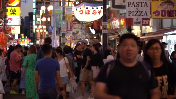 Osaka Japonia Czerwca 2019 Powolny Ruch Turystów Odwiedzających Dotonbori Nocy — Wideo stockowe