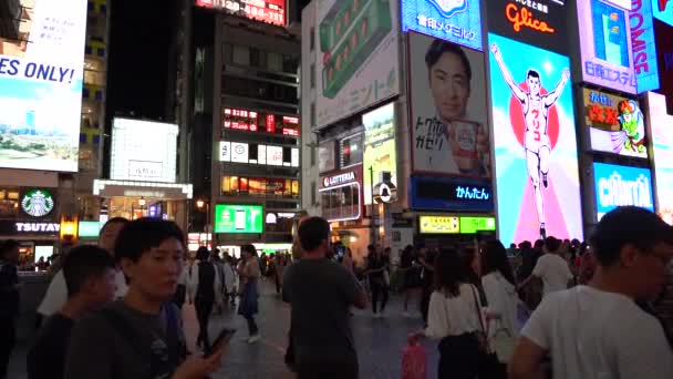 Осака Япония Июня 2019 Года Замедленное Движение Туристов Посещающих Дотонбори — стоковое видео