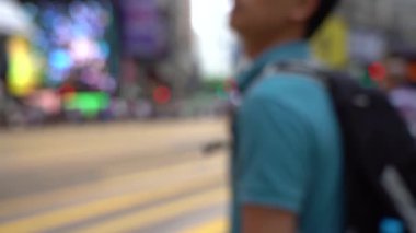 Hong Kong yoğun yaya geçidinde insanların bulanık kalabalık; Yavaş Çekim