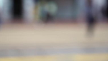 Hong Kong yoğun yaya geçidinde insanların bulanık kalabalık; Yavaş Çekim